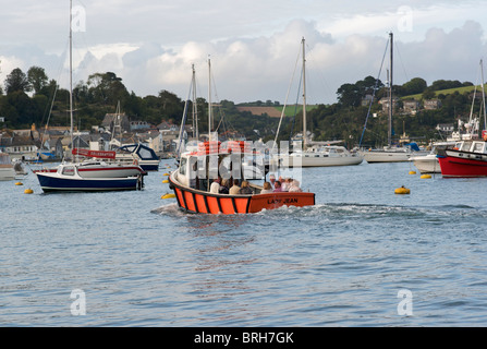 La traversée en ferry du port de Polruan Fowey, Cornwall, England, UK Banque D'Images