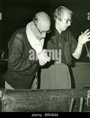 IGOR STRAVINSKI (1882-1971) rehearseshis l'opéra The Rake's Progress à La Scala, Milan, septembre 1951. Pour la première fois à Venise Banque D'Images