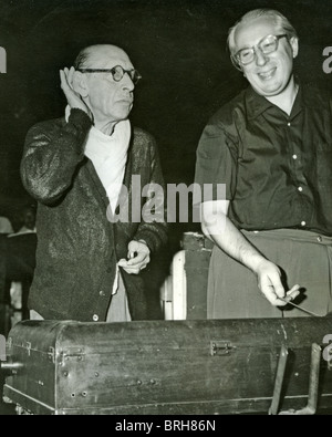 IGOR STRAVINSKI (1882-1971) rehearseshis l'opéra The Rake's Progress à La Scala, Milan, septembre 1951. Pour la première fois à Venise Banque D'Images