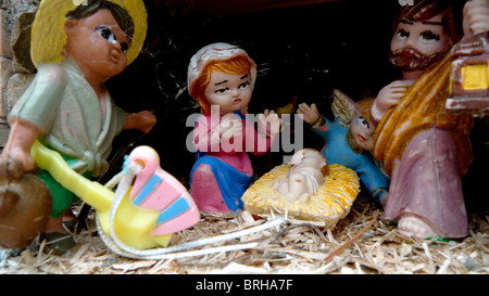 Scène de la nativité avec figurines en plastique , Rasquera , Espagne. Banque D'Images