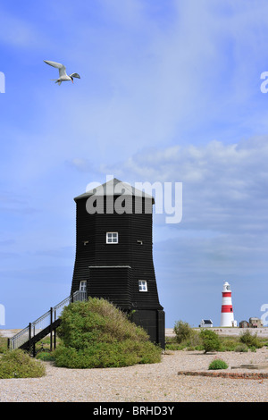 La balise noire sur Orford Ness Banque D'Images