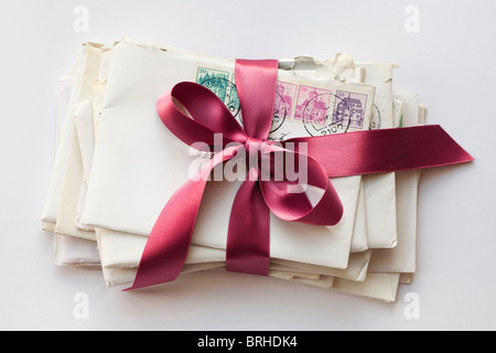 Pile de lettres attachées avec ruban Banque D'Images