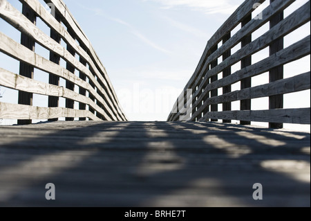 Pont en bois à l'Honeymoon Island State Park, Florida, USA Banque D'Images