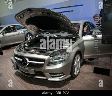 Paris, France, salon automobile de Paris 'Mercedes Benz', CLS 350, capot avant ouvert, coffre, voitures électriques, salon auto france à vendre, Banque D'Images