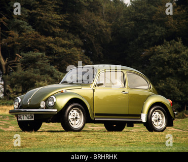 1972 Volkswagen 1303S stationné dans la campagne Banque D'Images