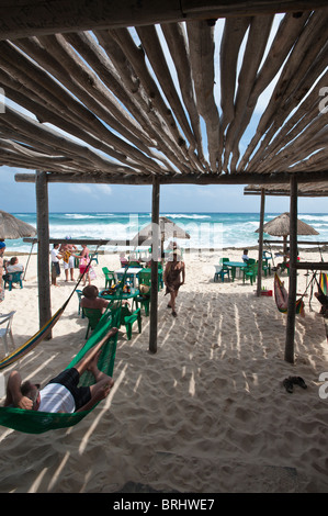 Le Mexique, Cozumel. La liberté au Paradise Beach Bar sur Playa Fort, Isla de Cozumel (l'île de Cozumel). Banque D'Images