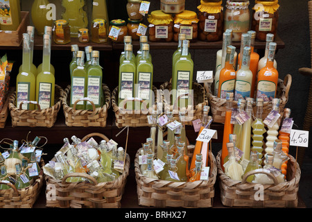 Souvenirs de limoncello à vendre à Amalfi, Italie Banque D'Images