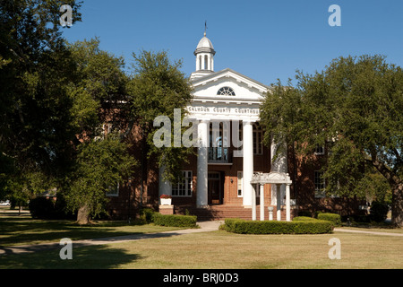 Le palais de justice du comté de Calhoun sur la commune de Saint Mathews, SC, USA. Banque D'Images