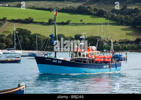 Bateau de pêche à Salcombe harbour, Salcombe, Devon, Angleterre, Royaume-Uni. Banque D'Images