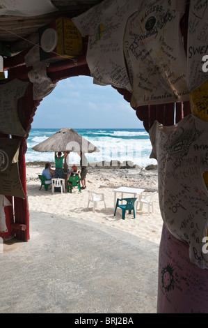 Le Mexique, Cozumel. La liberté au Paradise Beach Bar sur Playa Fort, Isla de Cozumel (l'île de Cozumel). Banque D'Images