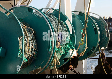 Bateau de pêche à filets treuils Banque D'Images