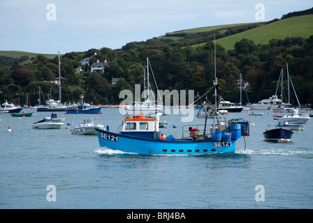 Bateau de pêche à Salcombe harbour, Salcombe, Devon, Angleterre, Royaume-Uni. Banque D'Images