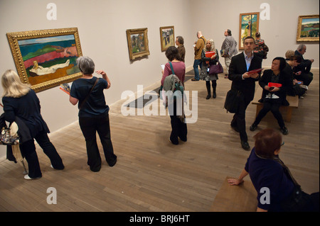 Gauguin : bouilloire du mythe - une nouvelle exposition à la Tate Modern s'ouvre aujourd'hui. Elle a été conçue en utilisant des images provenant de partout dans le monde. Banque D'Images
