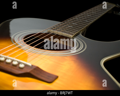 Guitare acoustique sur fond noir gros plan , tourné avec DOF peu profondes Banque D'Images