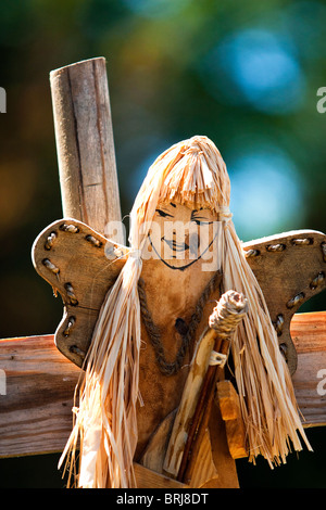 Sculptures faites à la main en bois d'un ange-woman face Banque D'Images