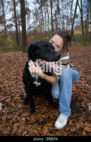 Femme avec son chien Banque D'Images