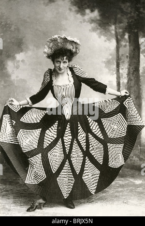 LOTTTIE COLLINS (1865-1910) artiste de music-hall français le plus célèbre pour l'introduction de la chanson Ta-ra-ra-Boom-de-ay !' Banque D'Images