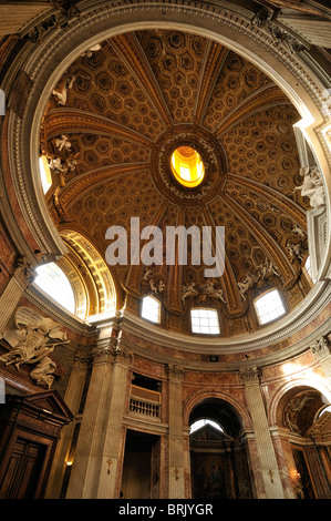 Rome. L'Italie. L'église baroque du Bernin Sant' Andrea al Quirinale. Banque D'Images