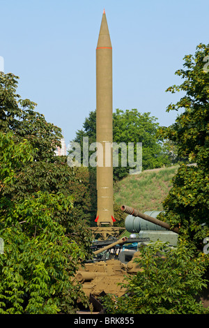 Les missiles de la guerre froide et des chars au Musée de la Grande guerre patriotique de Kiev, Ukraine Banque D'Images