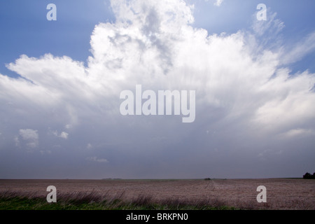 Un orage lointain. Le 24 mai 2010. RF Banque D'Images