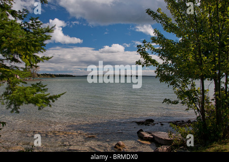 Vue du lac Manitou sur l'Île Manitoulin Banque D'Images