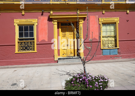 Maison typique colorée, Caldera, Región de Atacama, Chili Banque D'Images