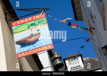 The 'Ferry Inn' Pub (Sign Detail), Salcombe, South Hams, Devon, Angleterre, ROYAUME-UNI Banque D'Images