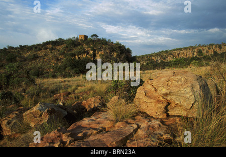 La folie s Hairstudio dans le blockhaus près de Magaliesberg Hekpoort - c'était l'un des forts utilisés pendant la guerre des Boers Banque D'Images