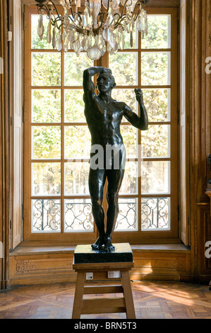 Auguste Rodin L'Age d'airan - L'Âge du Bronze Bronze 1877 Musée Rodin Paris Banque D'Images