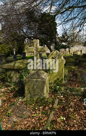 Lime dh à pied le village de Clifton Bristol Clifton St Andrews à pied cimetière cimetière pierres tombales uk Banque D'Images