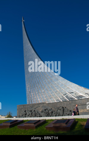 Monument commémoratif de cosmonaute à l'Conqueors "de l'espace des expositions VDNKh" près de Moscou Russie Banque D'Images