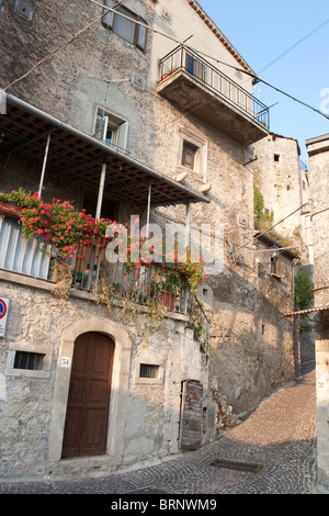 Vieux village ville rural italien Pesche Sardaigne Italie Banque D'Images