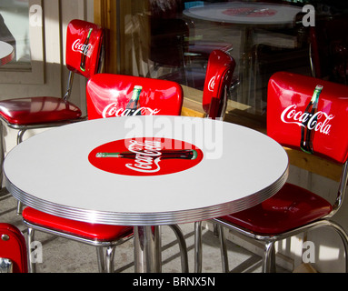 Coca cola table discount and chairs craigslist