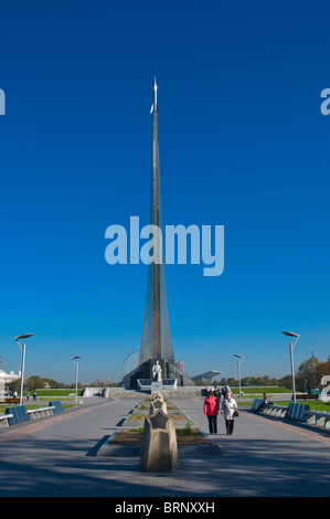 Monument commémoratif de cosmonaute à l'Conqueors "de l'espace des expositions VDNKh" près de Moscou Russie Banque D'Images