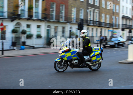 Agent de police sur la moto à Londres Banque D'Images