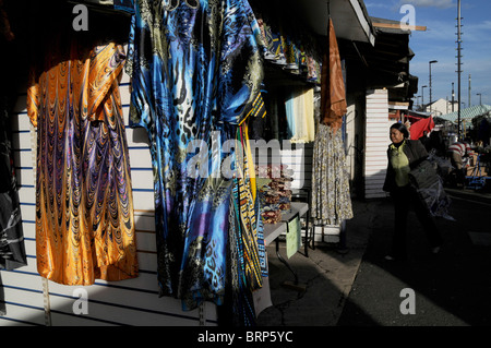 UK.Afro Antillais et textiles boutique tissu dans Ridley Road market,Londres Hackney Banque D'Images