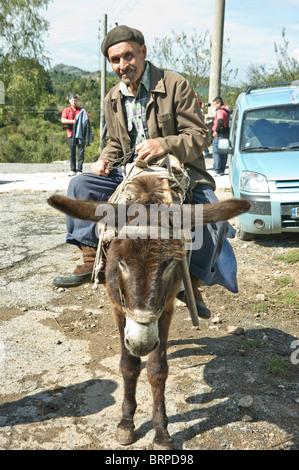 Musulmans du village Kushla Rhodope Bulgarie Banque D'Images