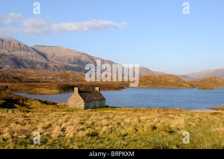 Vue sur le Loch Shin Sutherland Highlands Ecosse Banque D'Images