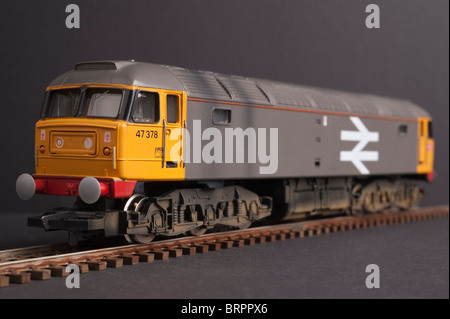 Locomotive Diesel de la classe 47, BR Railfreight livrée, gros logo Banque D'Images