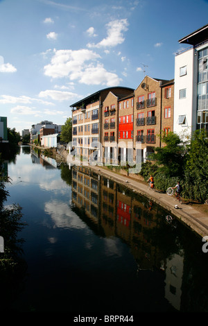 Regent's Canal près de Kingsland, bassin de Beauvoir Ville, London, UK Banque D'Images