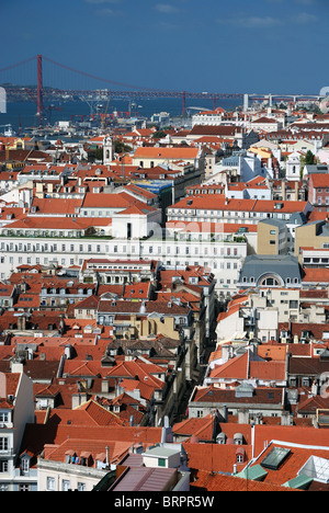 Lisboa - Lisbonne ville vue vue par St George - Château Castelo de São Jorge - Portugal - vue terrasse miradouro Banque D'Images