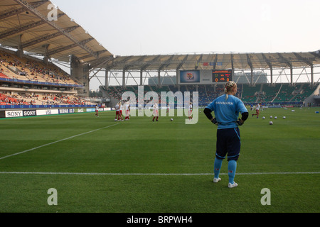 L'équipe nationale danoise se réchauffe au Stade du Centre sportif de Wuhan avant une Coupe du Monde féminine 2007 match contre la Nouvelle-Zélande. Banque D'Images