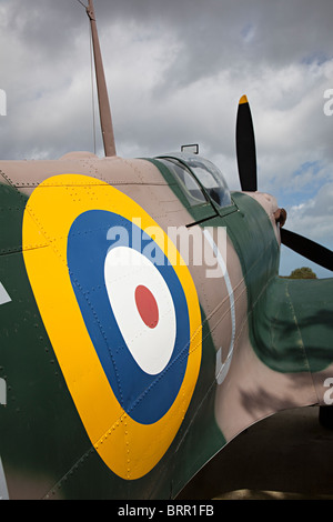 Cocarde de la RAF sur Spitfire, à la Battle of Britain Memorial Capel-le-Ferne Douvres Angleterre UK Banque D'Images