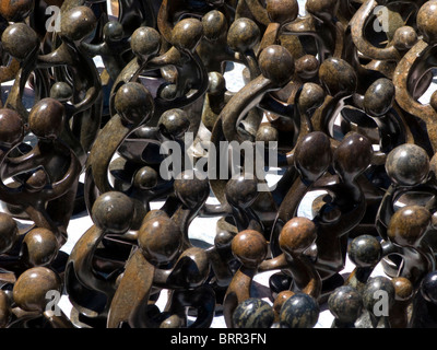 Statues en pierre sculpté africain à un marché, Banque D'Images