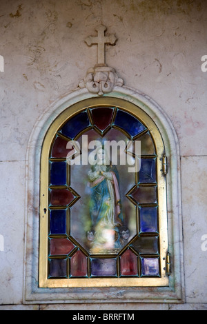 Vierge Marie de culte au Largo da Fonte - Monte - Madeira Banque D'Images