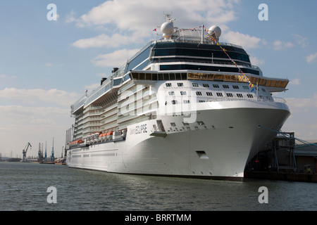 Bateau de croisière Celebrity 'Eclipse' accosté à de nouveaux quais, Port de Southampton, Southampton, Hampshire, England, UK. Banque D'Images