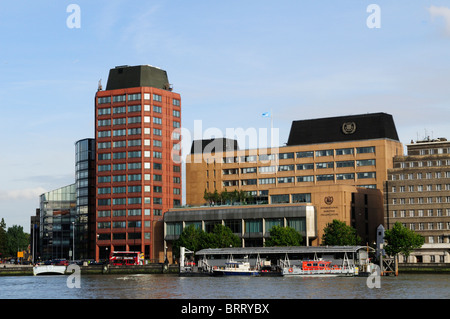 L'Organisation maritime internationale et les bâtiments sur la rive sud de la Tamise, Londres, Angleterre, Royaume-Uni Banque D'Images