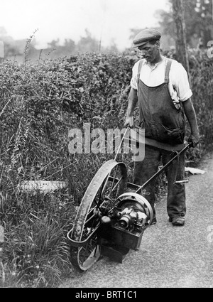 Tondeuse, photographie historique, autour de 1920 Banque D'Images