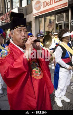 2010 Korean Day Parade le long de l'Avenue des Amériques à New York. Banque D'Images