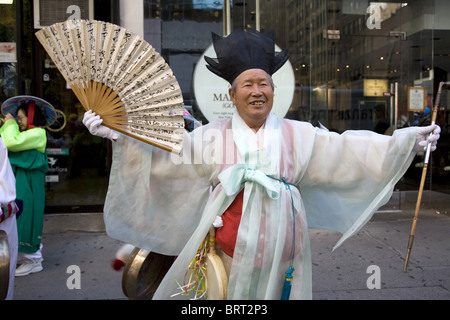 2010 Korean Day Parade le long de l'Avenue des Amériques à New York. Banque D'Images